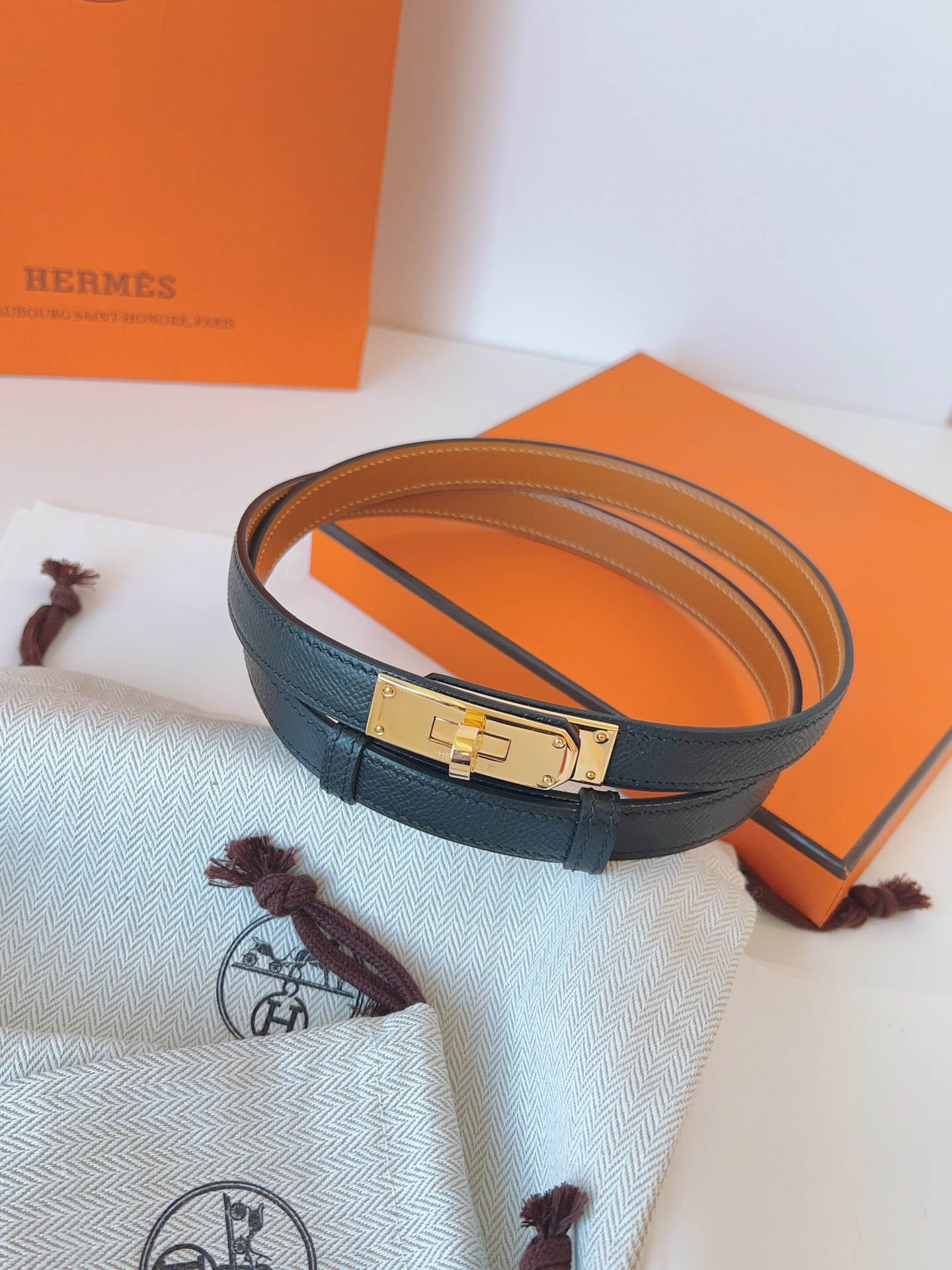 Adjustable size from 60 cm to 100 cm