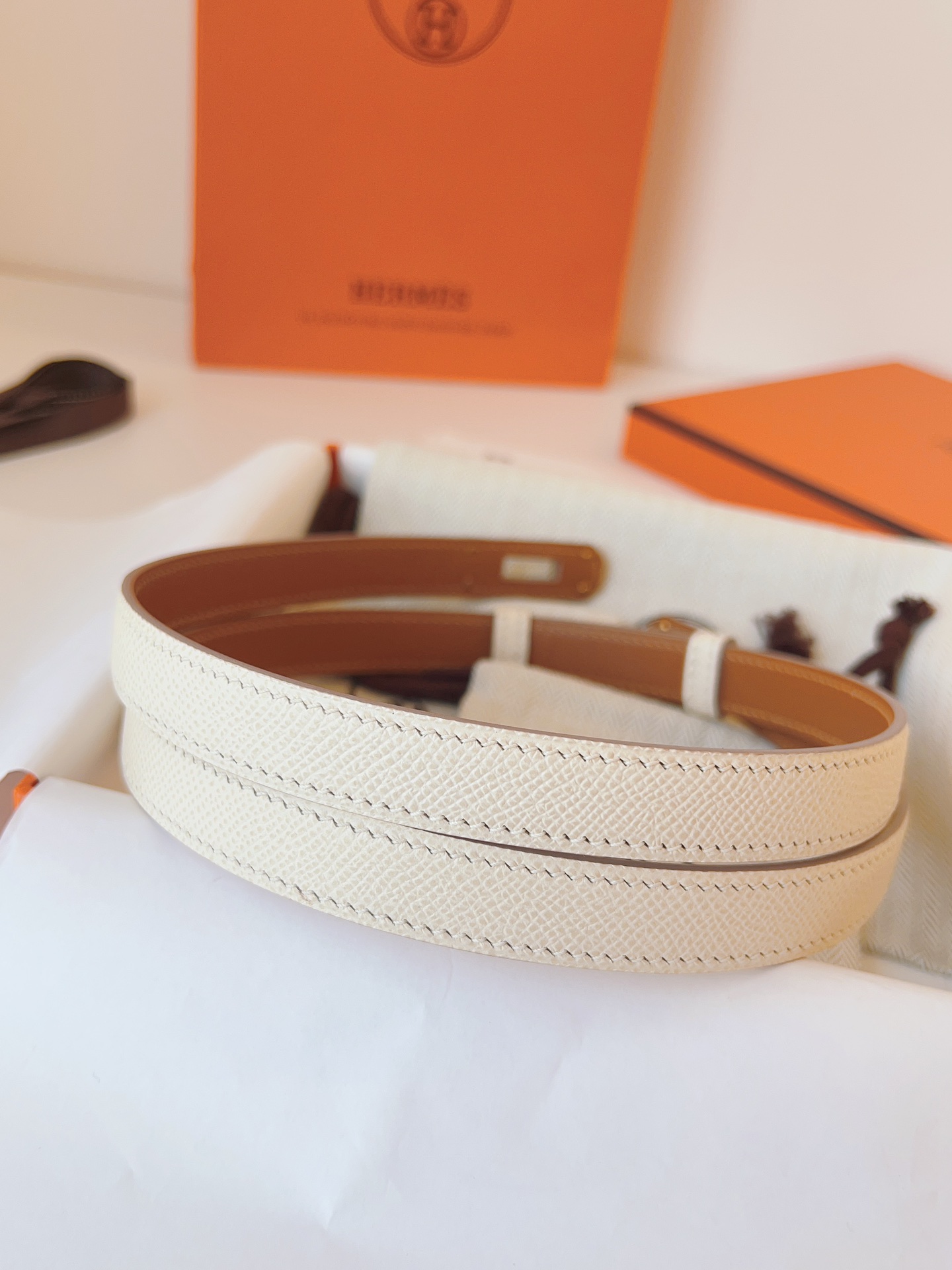 Adjustable size from 60 cm to 100 cm