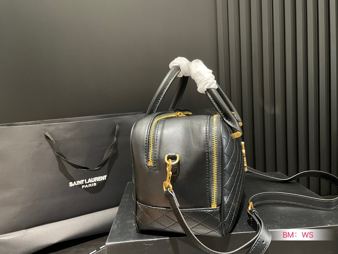 Y new arrival travel bag size: 30*17 cm