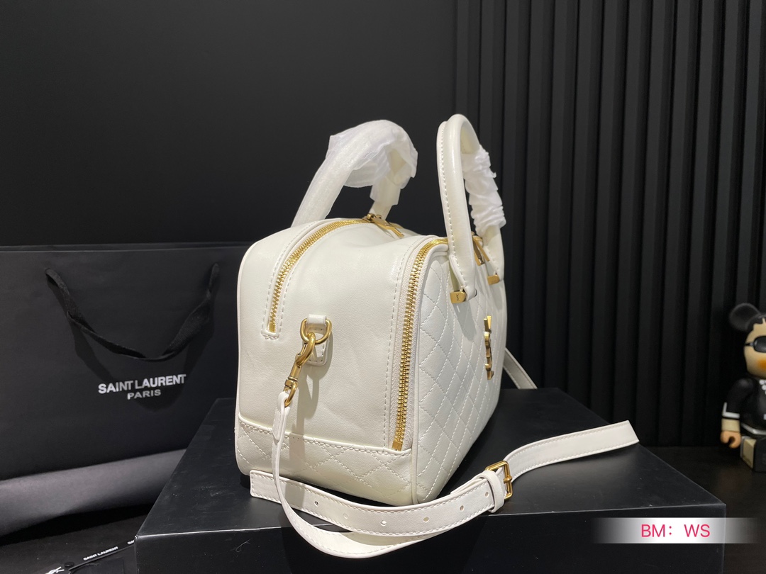 Y new arrival travel bag size: 30*17 cm