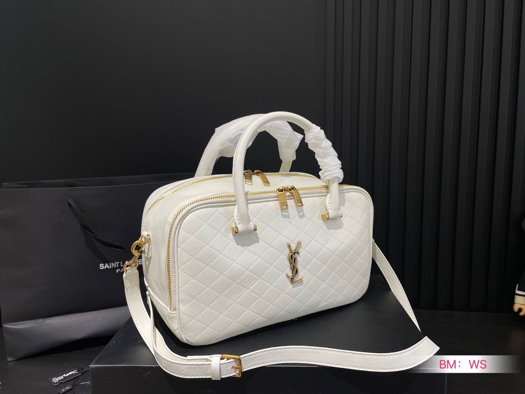 Y new arrival travel bag size: 30*17 cm