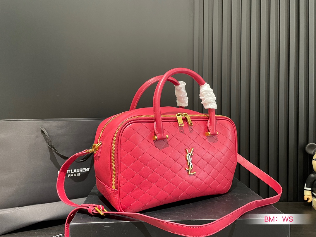 Y new arrival travel bag size: 30*17 cm