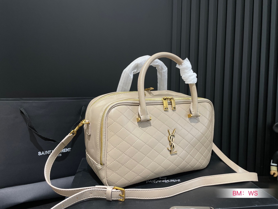 Y new arrival travel bag size: 30*17 cm