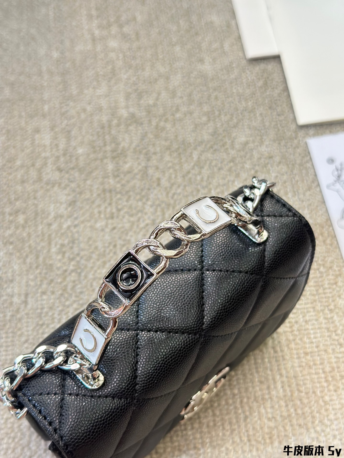 Cc new arrival handbag size: 15 * 11cm