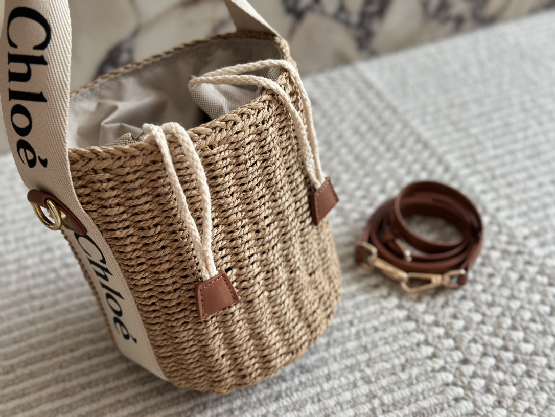 Ch new arrival bucket bag size: 18cm