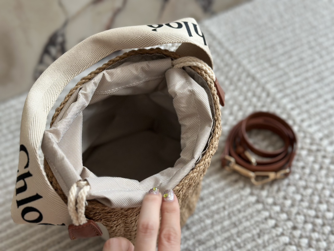 Ch new arrival bucket bag size: 18cm