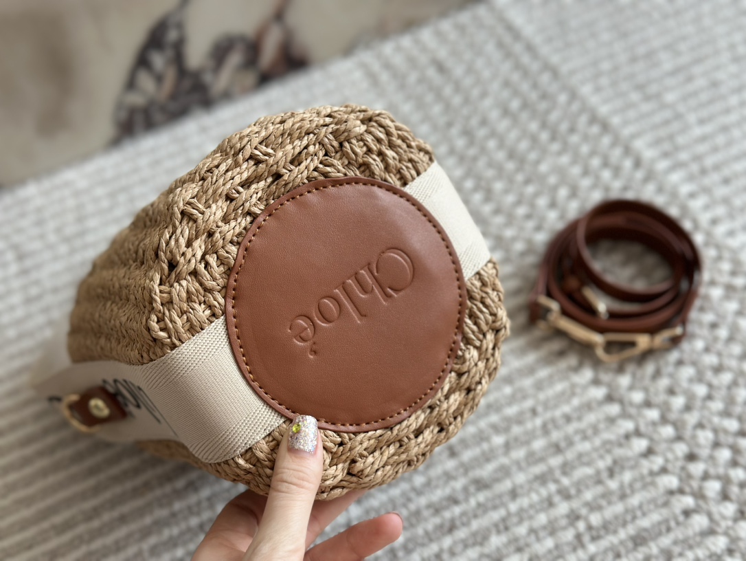 Ch new arrival bucket bag size: 18cm