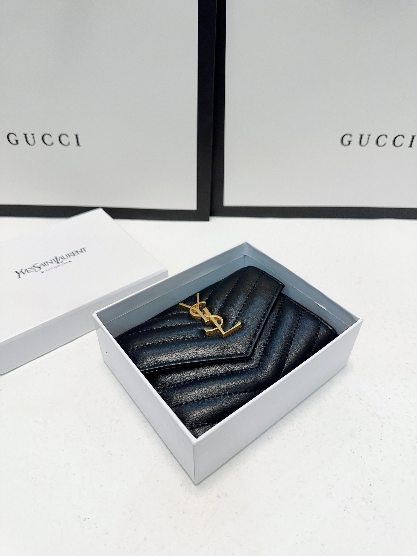 Y new arrival women wallet size: 10x9 cm