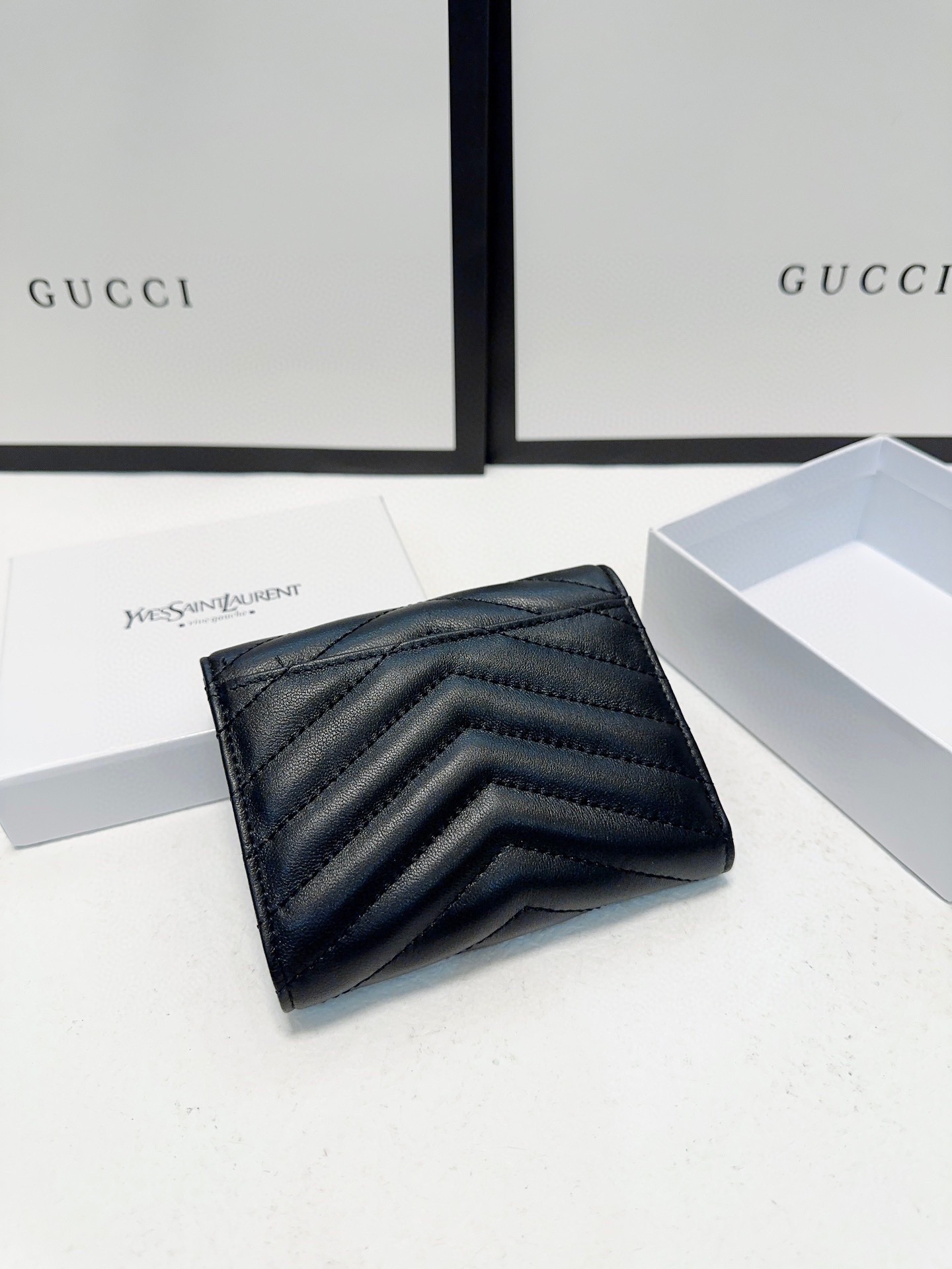 Y new arrival women wallet size: 10x9 cm