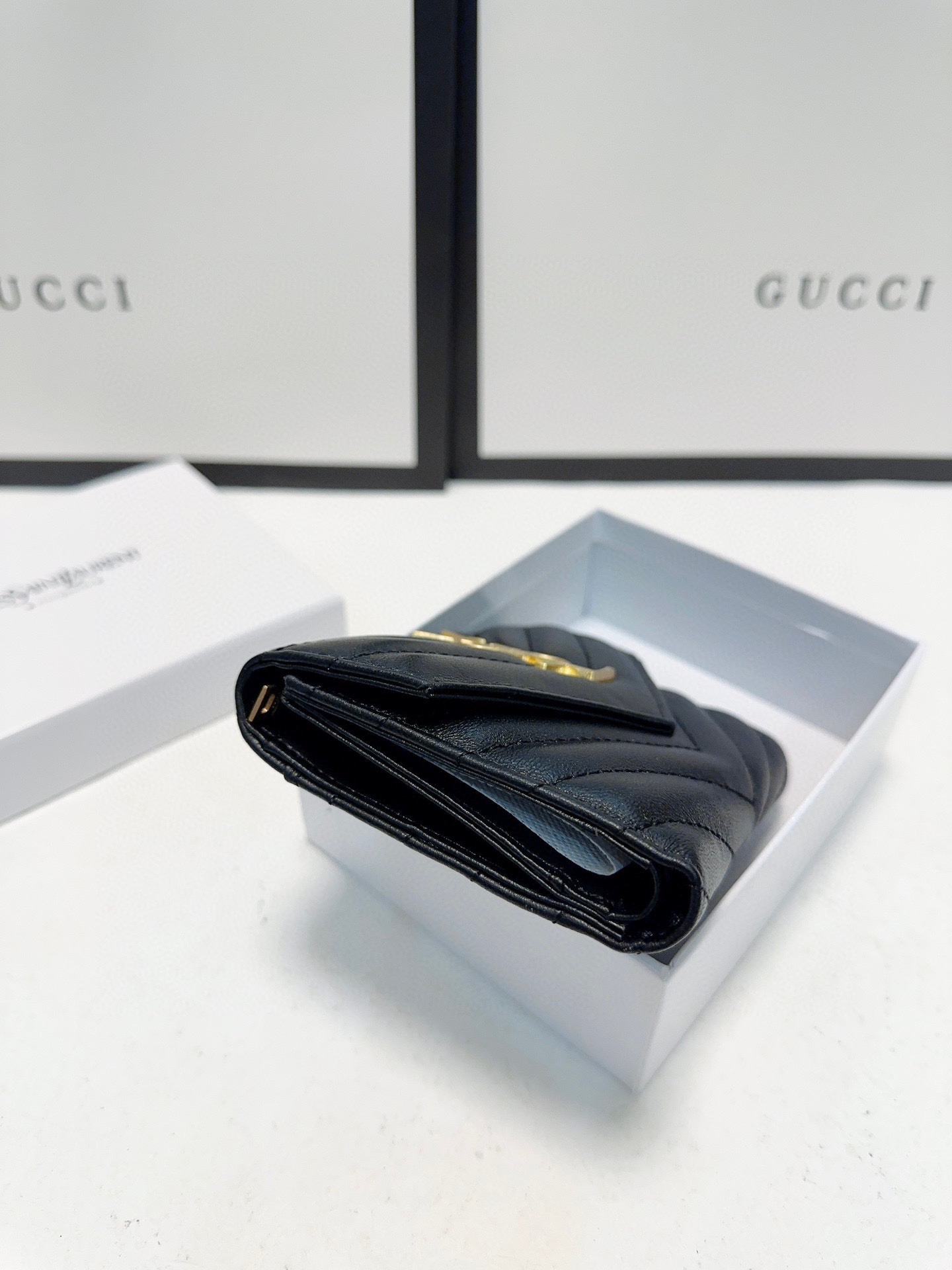 Y new arrival women wallet size: 10x9 cm