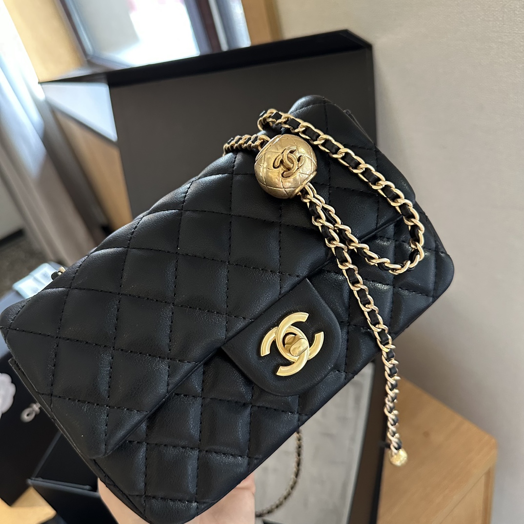 CC new arrival bag size: 20 cm