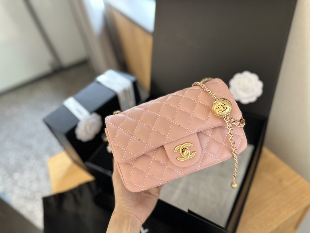 CC new arrival bag size: 20 cm