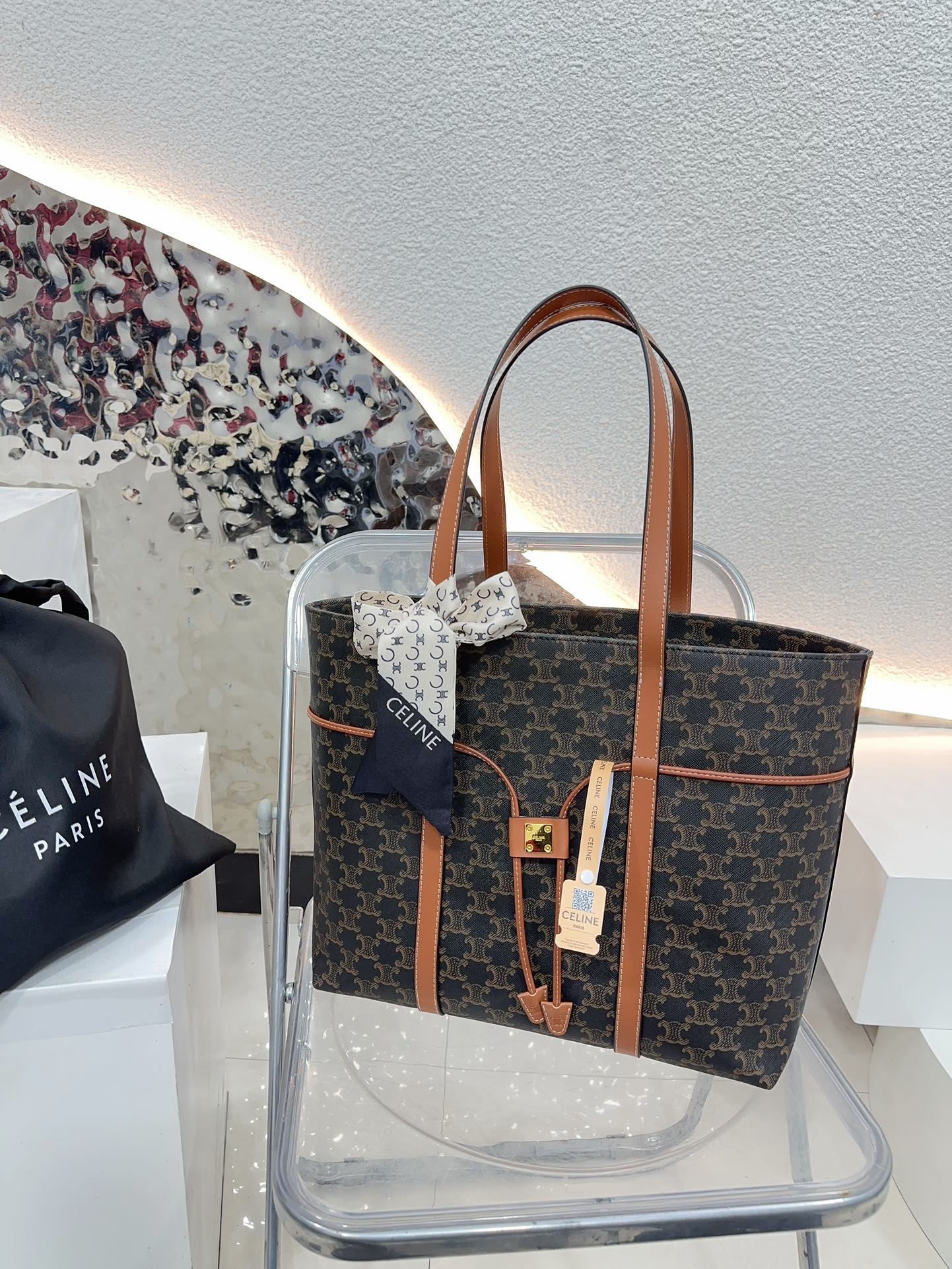 Ce TRIOMPHE tote bag size: 35-31-15 cm