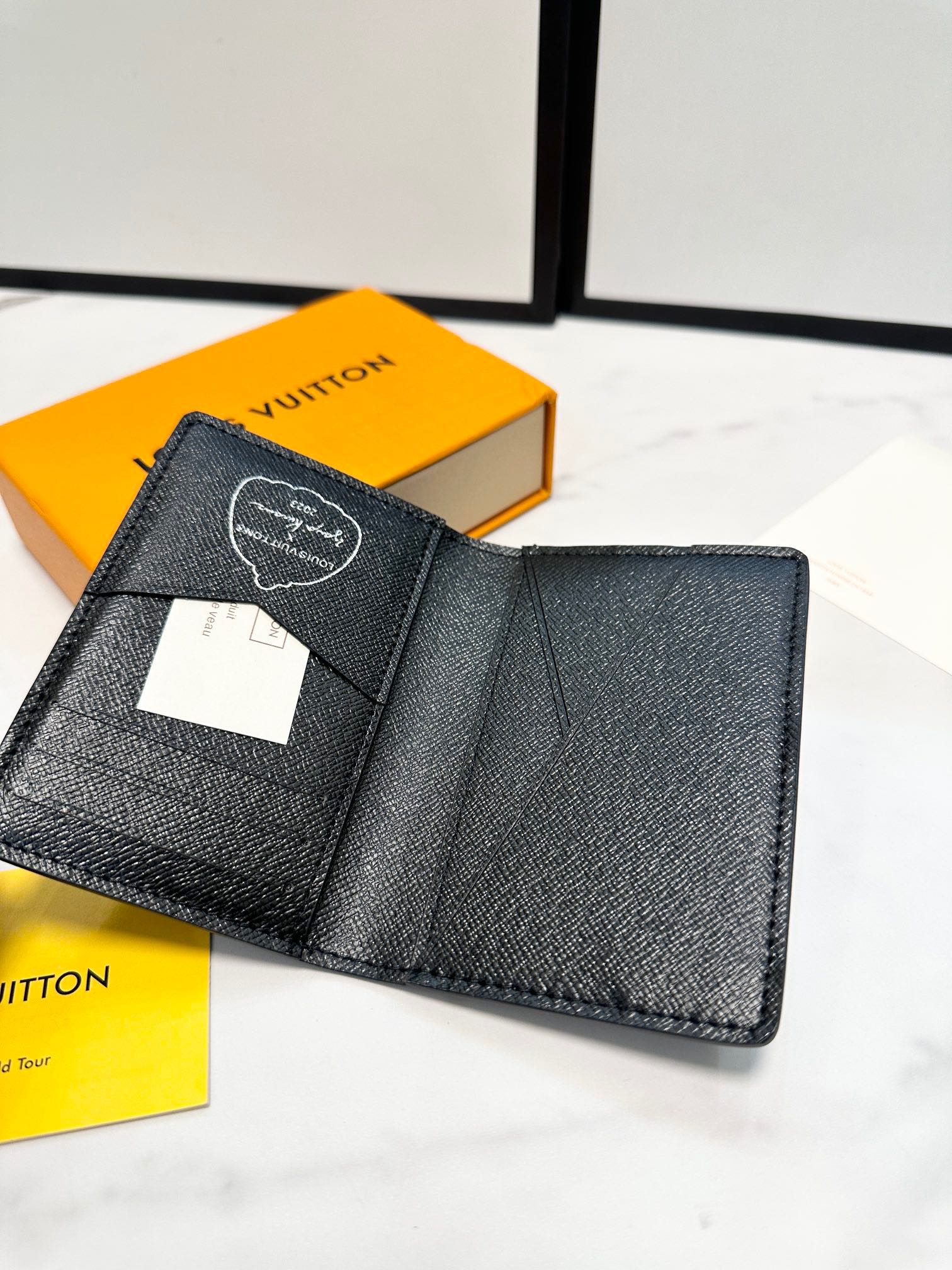 Louis new arrival wallet 01 size: 9x5 cm