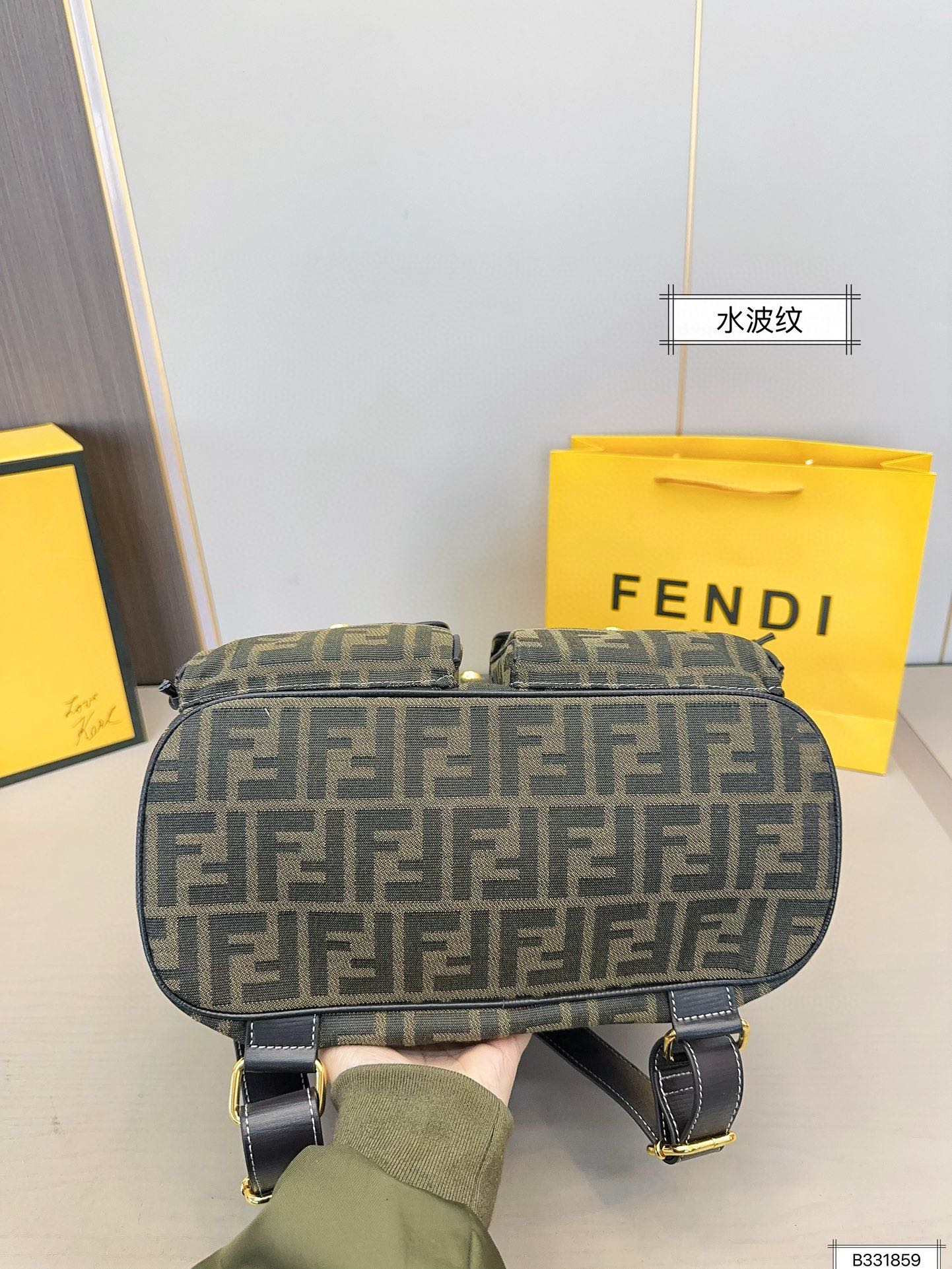 Fen new arrival backpack size: 31*35 cm