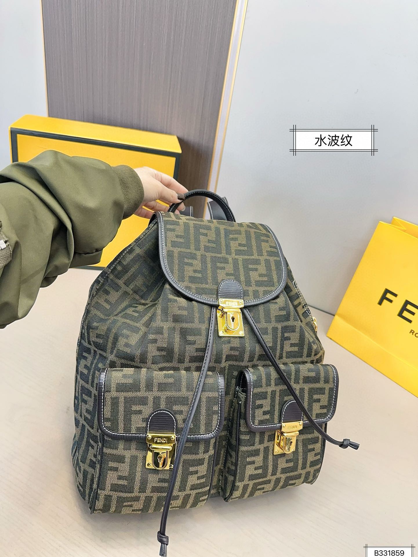 Fen new arrival backpack size: 31*35 cm