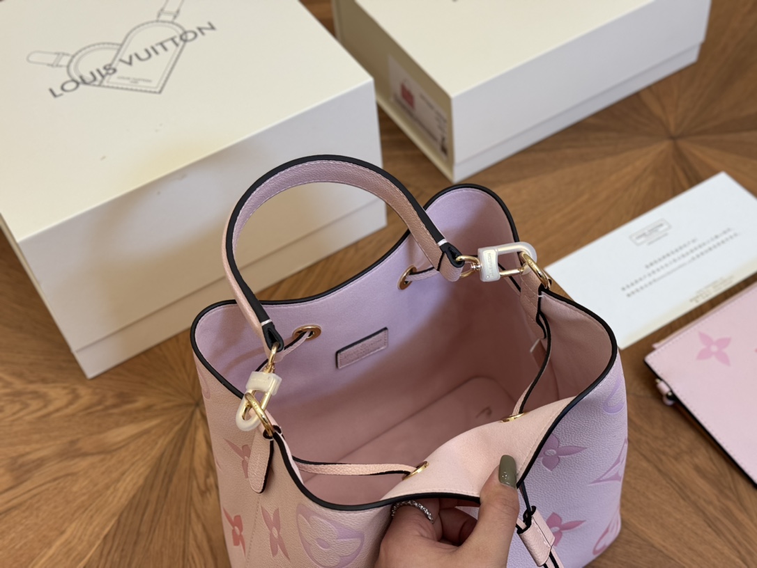 Louis new arrival bucket bag size: 26cm