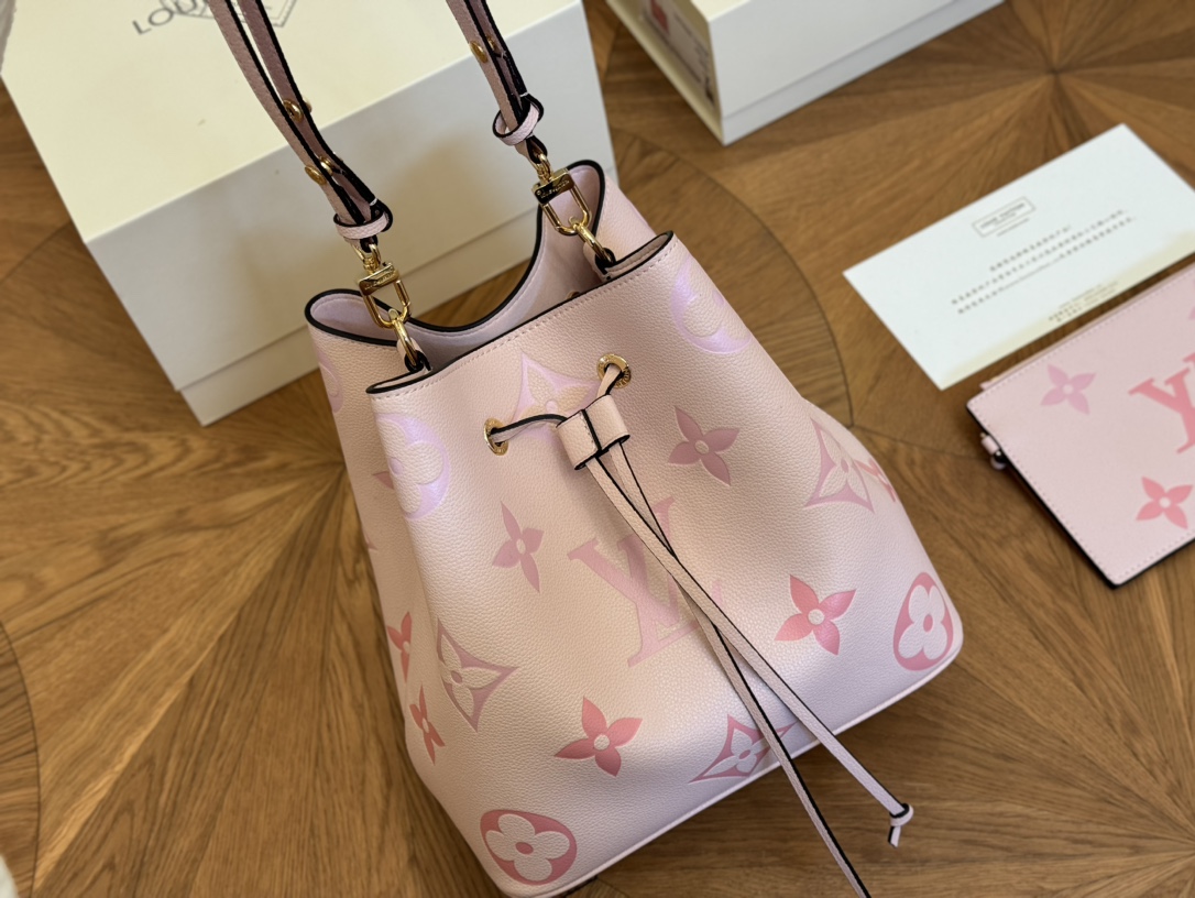 Louis new arrival bucket bag size: 26cm