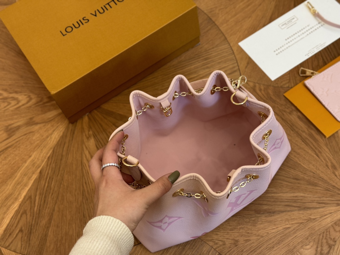 Louis new arrival summer bucket bag size: 29*22cm