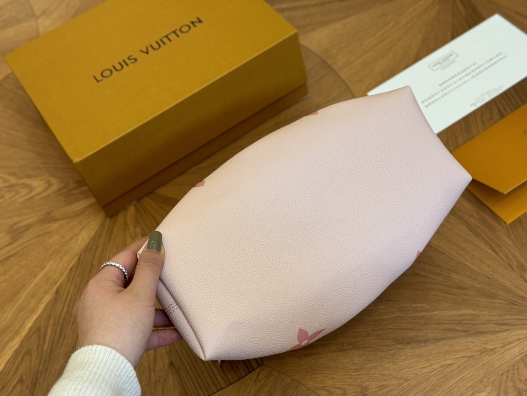 Louis new arrival summer bucket bag size: 29*22cm