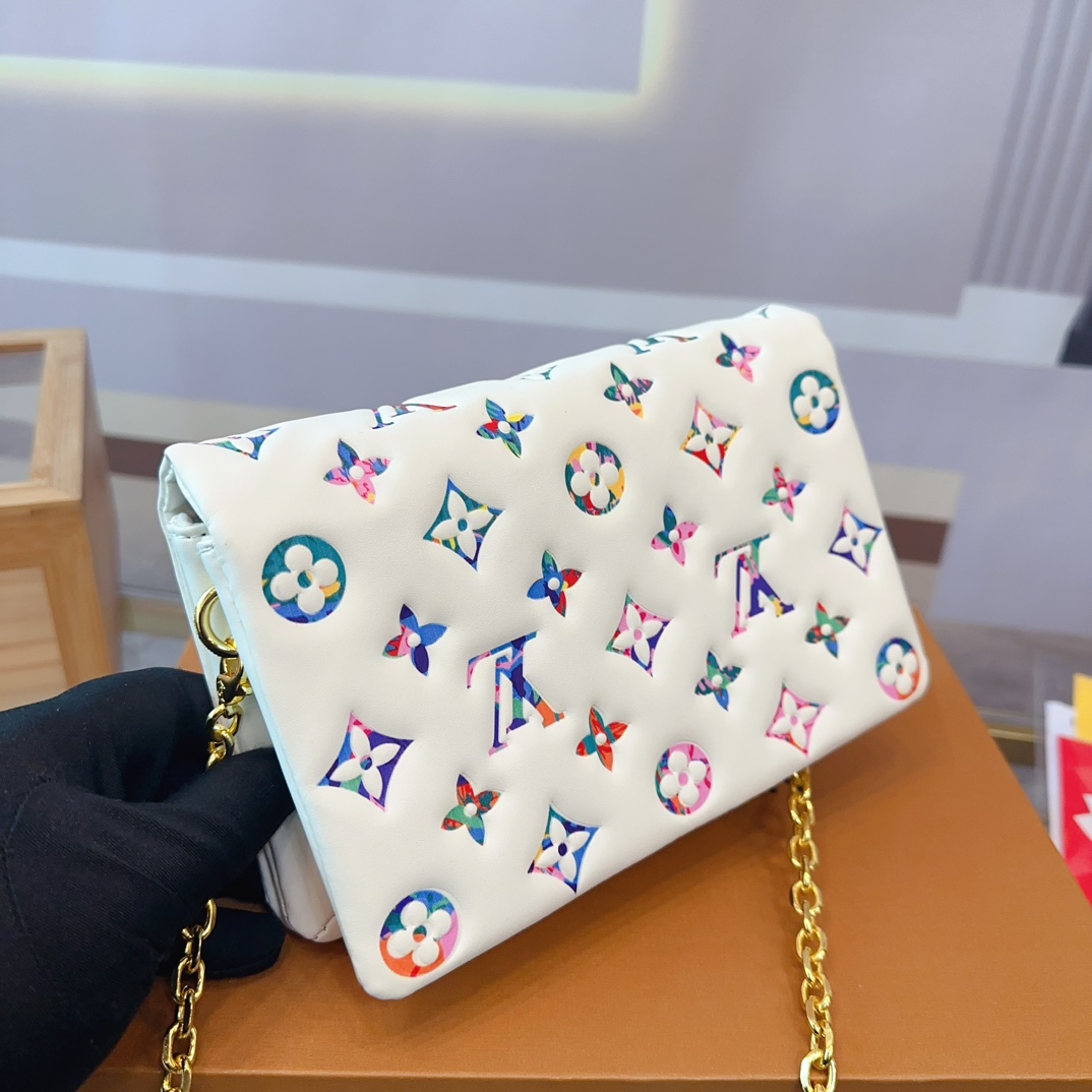 Louis new arrival cousin bag size: 20*14cm