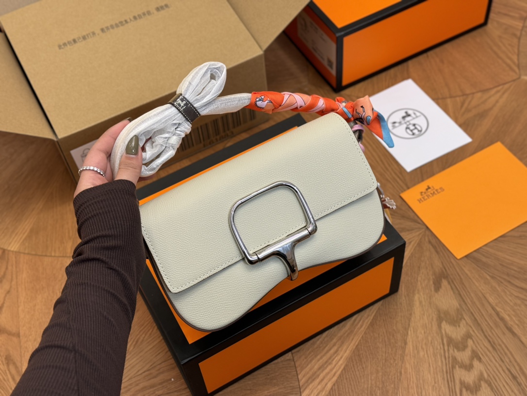 H Della new arrival bag size: 23*15cm