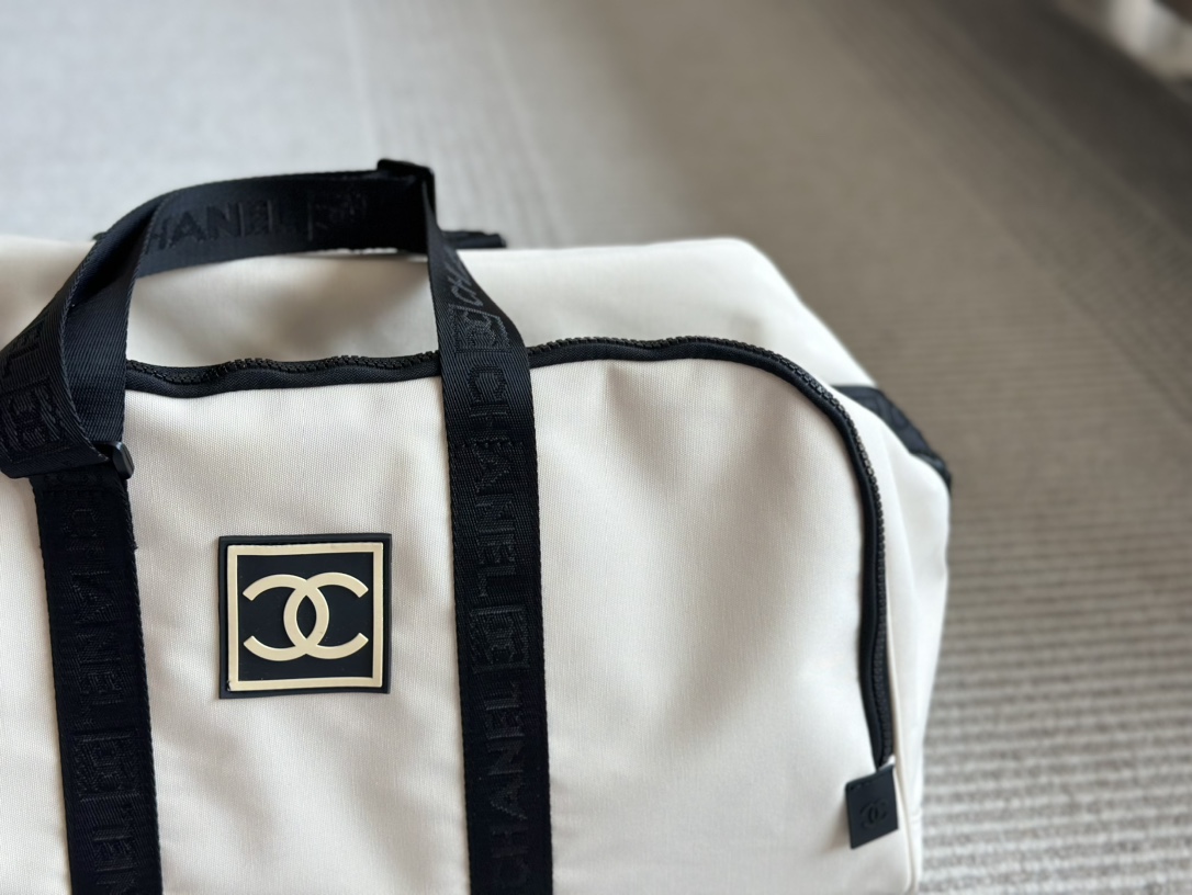 CC new arrival traval bag size: 50 *26cm