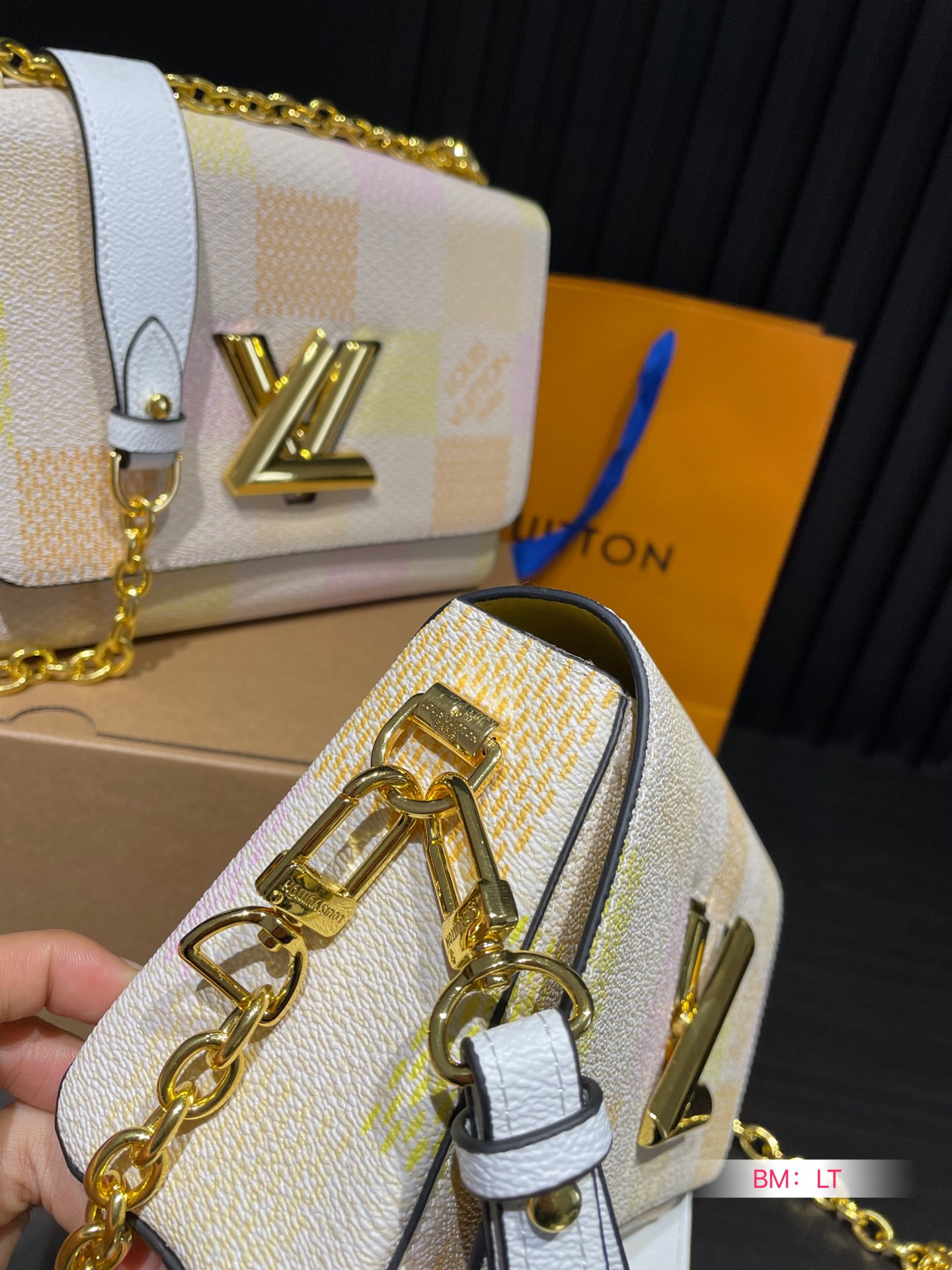 Louis new arrival twist women bag