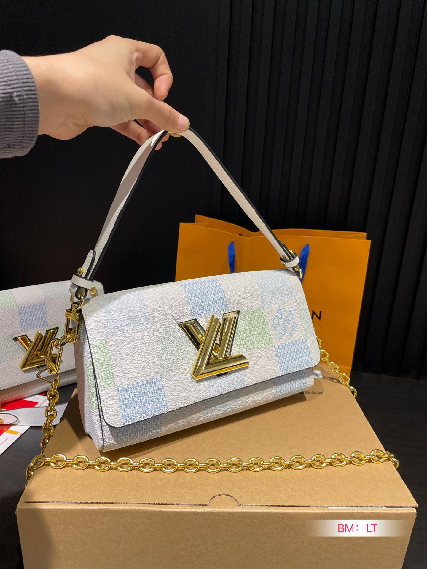 Louis new arrival twist women bag