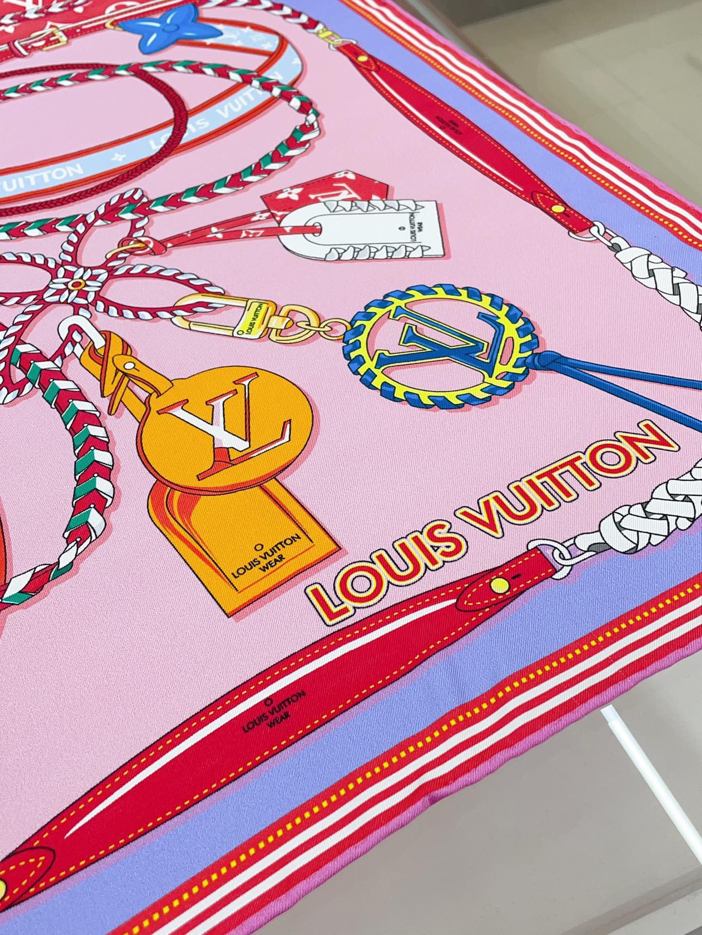 Louis new arrival scarf size: 90*90 cm 035