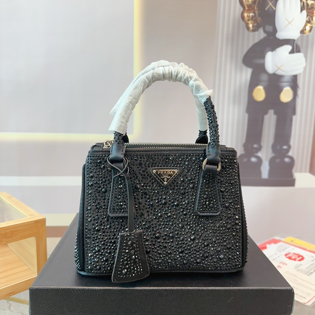 Pra new arrival blingbling bag size; 23*10*16cm