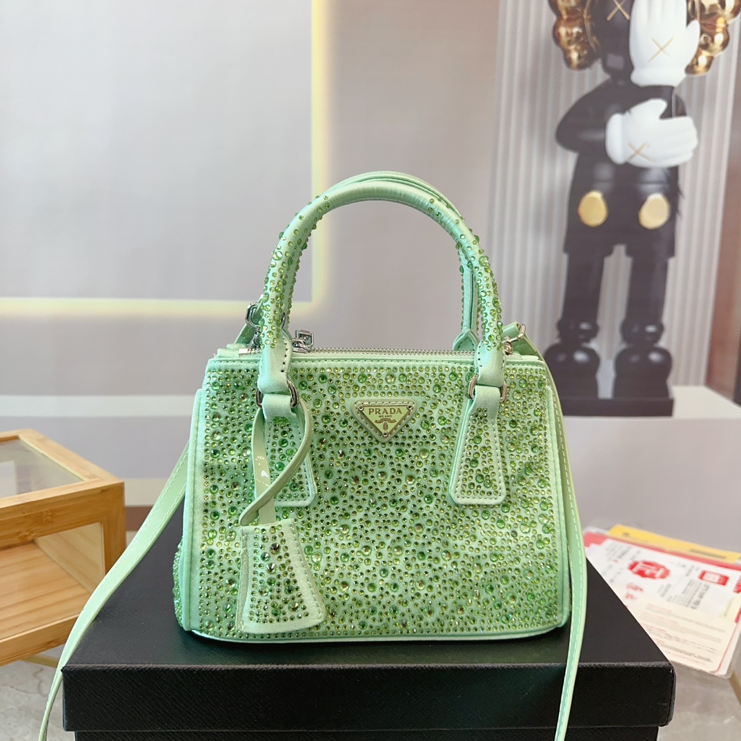 Pra new arrival blingbling bag size; 23*10*16cm