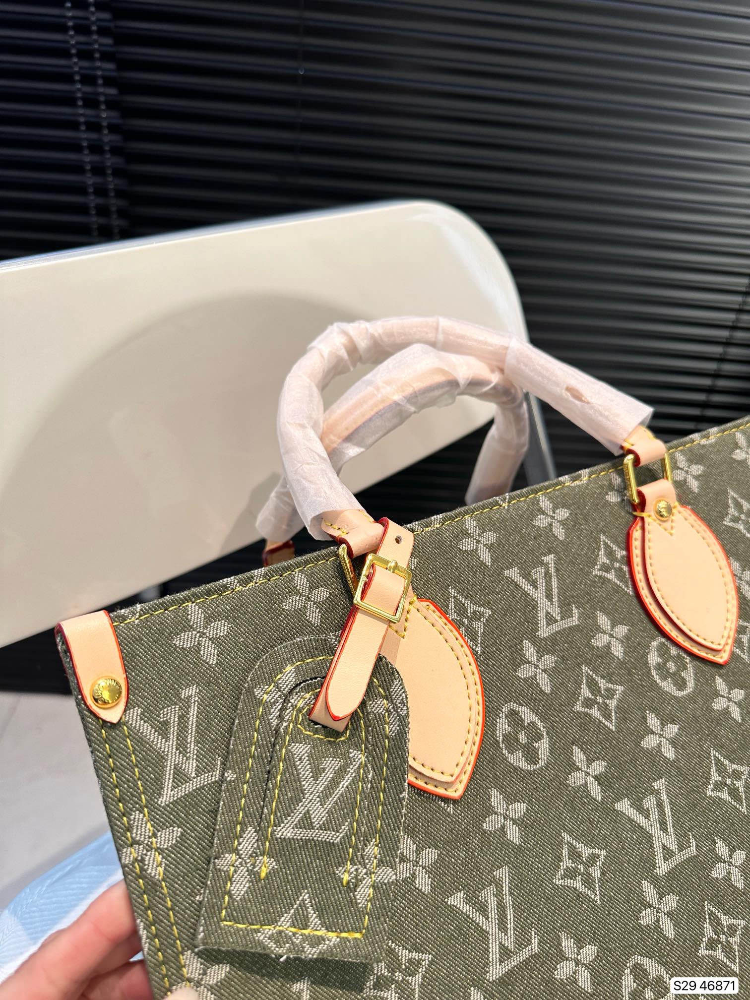 Louis new arrival denim tote bag size: 35 * 28 cm