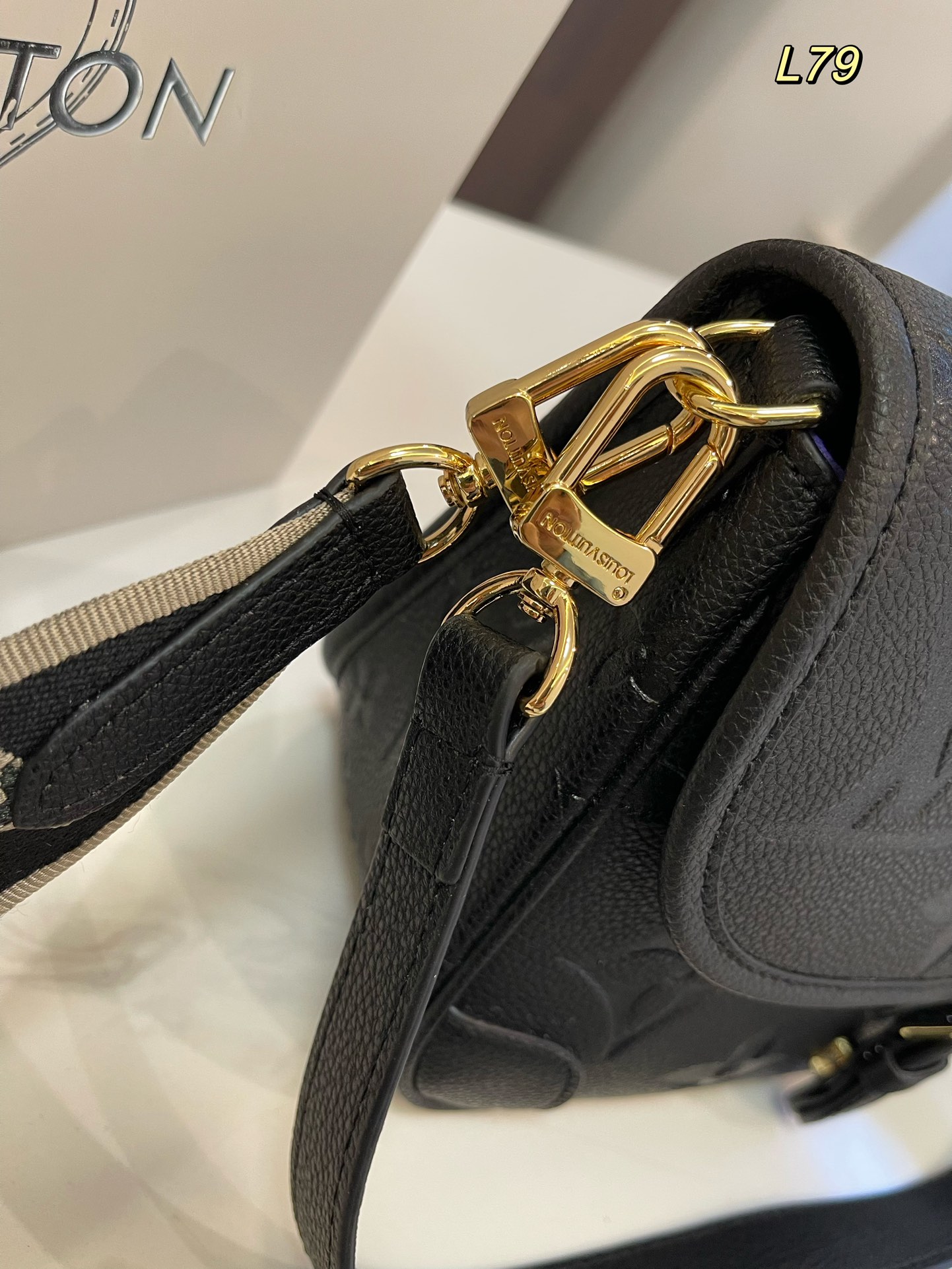 Louis new arrival Diane bag size：25*17cm