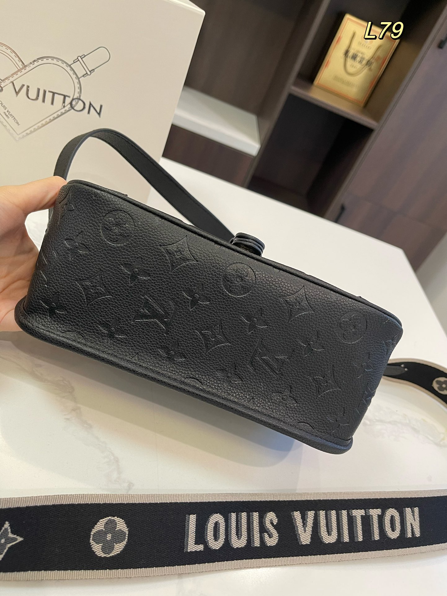 Louis new arrival Diane bag size：25*17cm