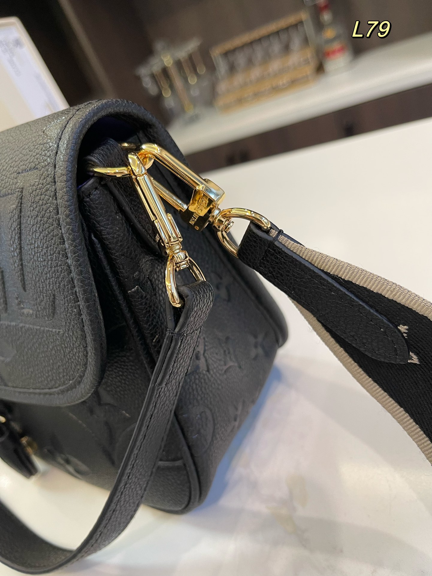 Louis new arrival Diane bag size：25*17cm