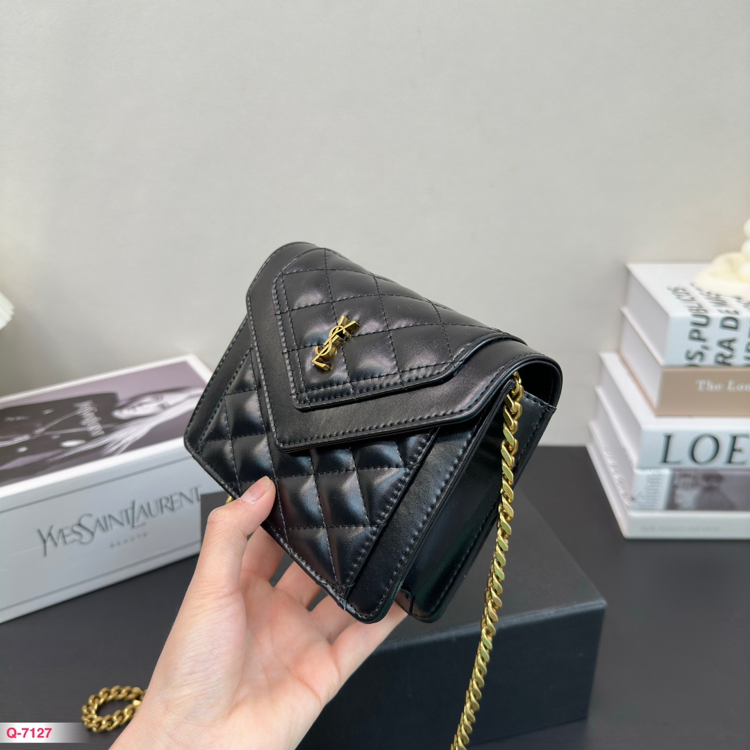 Y ENVELOPE New arrival bag size: 17*13 cm