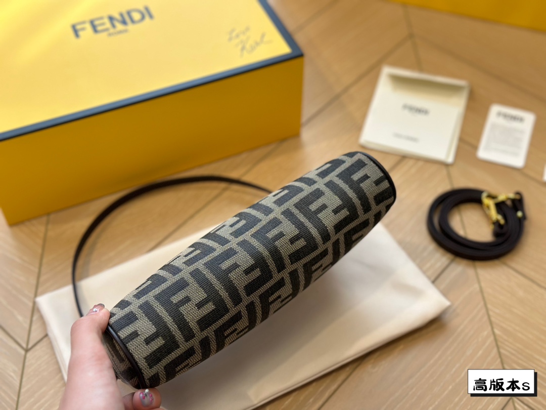 Fen new arrival bag size: 23*14 cm