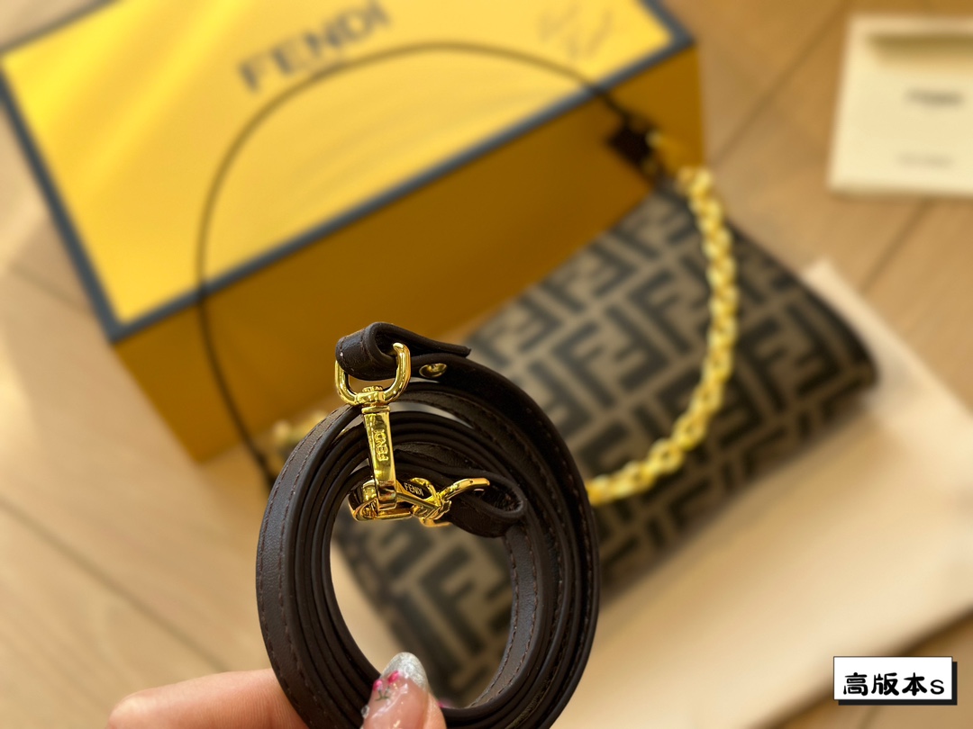 Fen new arrival bag size: 23*14 cm