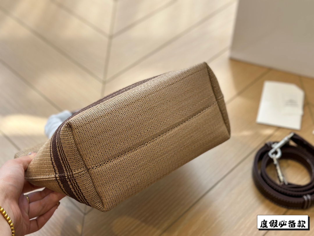 Ce new arrival tote bag size: 20*17 cm