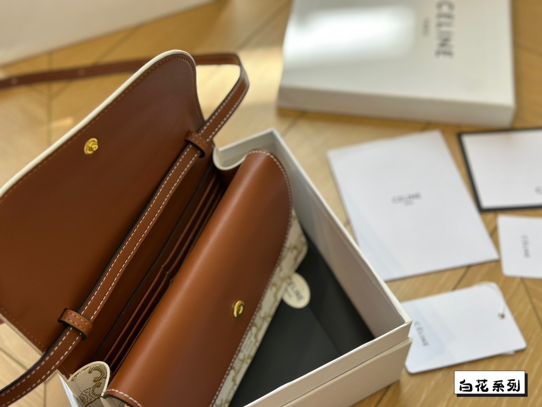 Ce new arrival bag  size: 20 cm