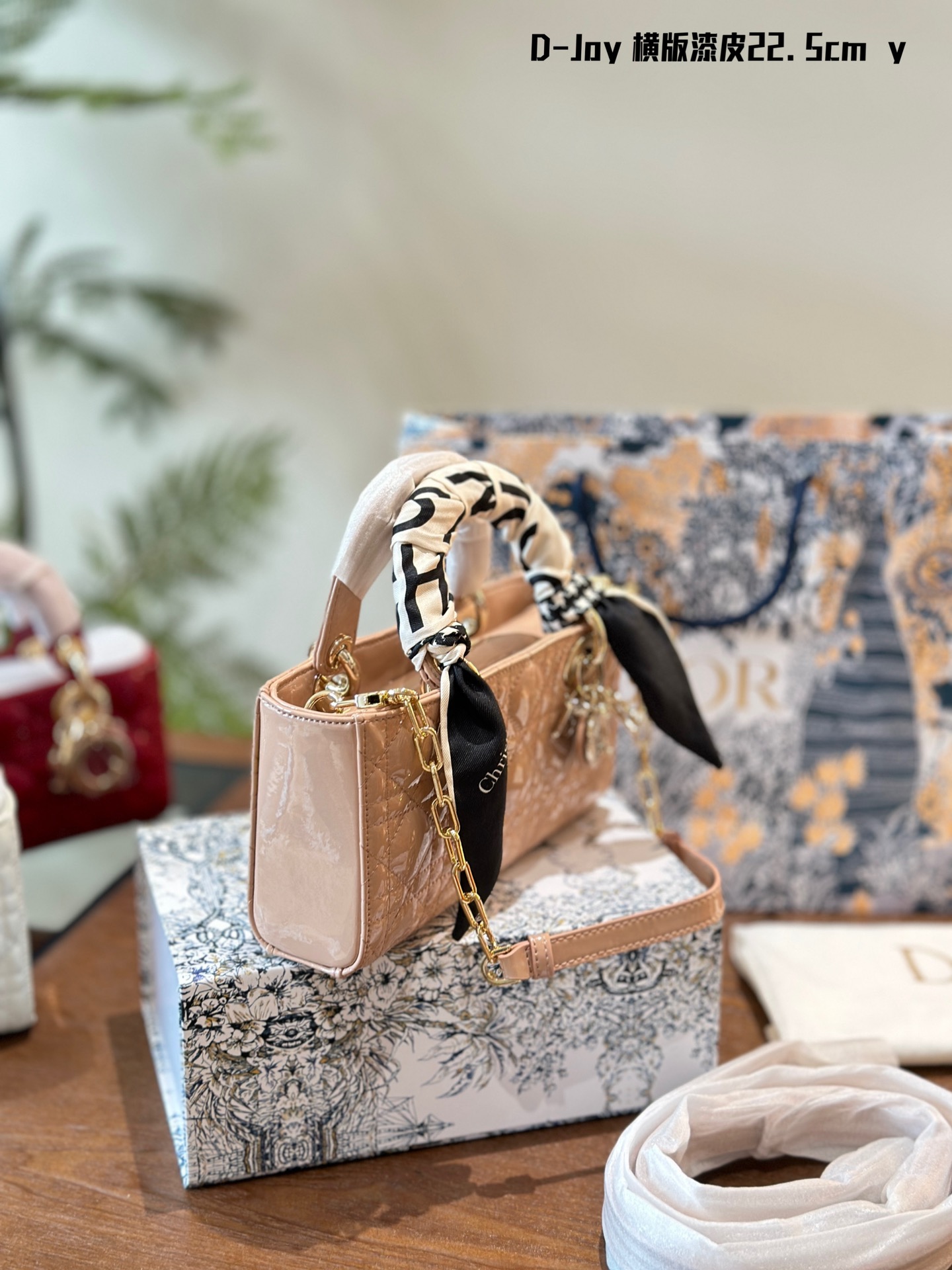 Cruise 2024Mirco lady D~Joy size: 22.5*14 cm