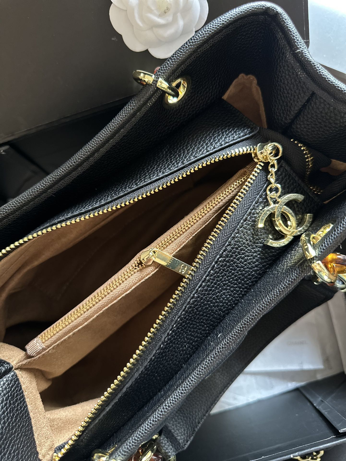 Cc new arrival vintage tote bag caviar leather size: 27cm