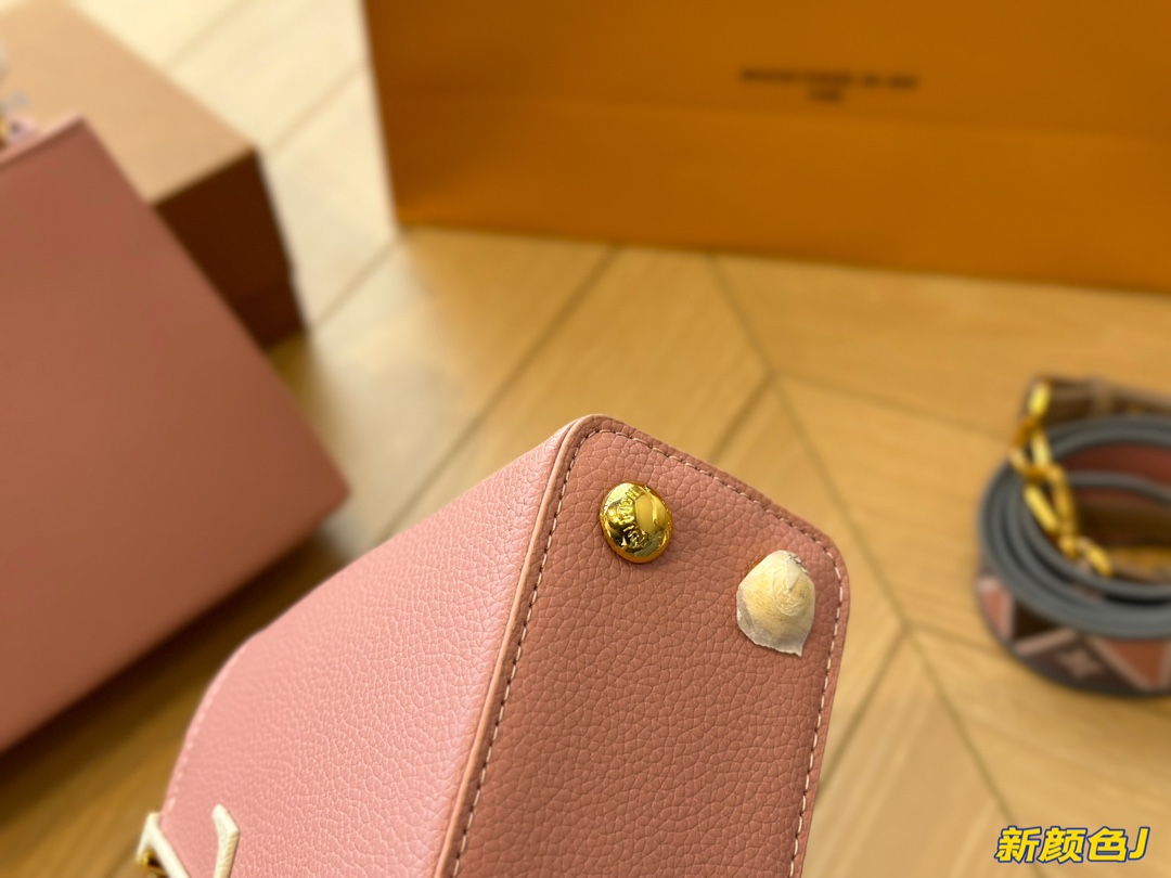 Louis Capucines new arrival bag