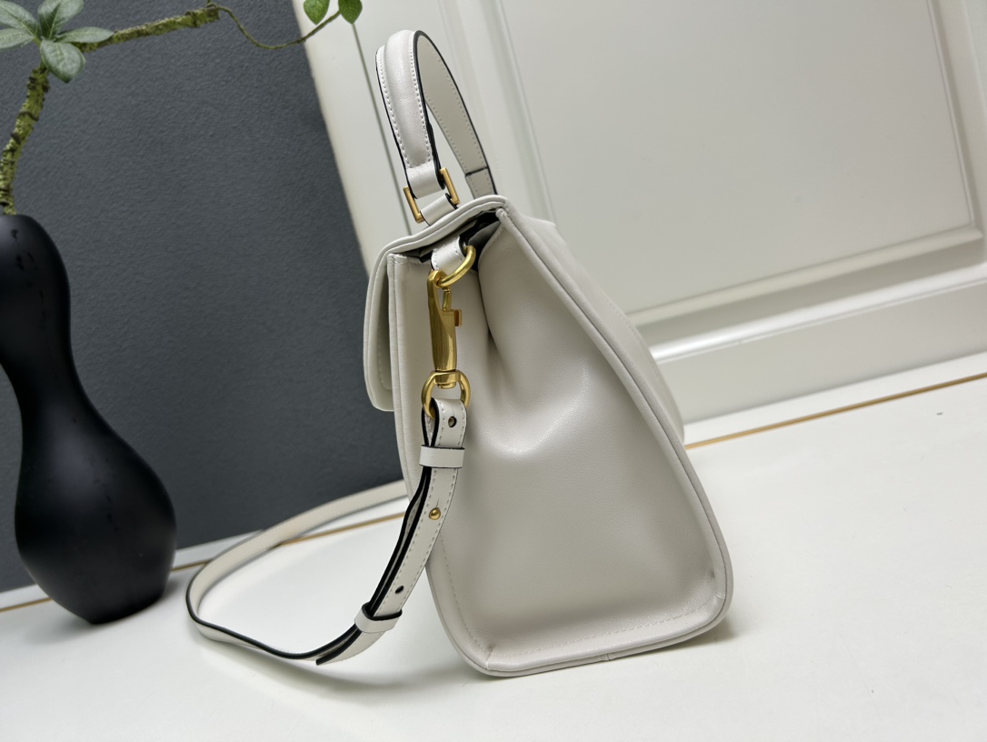 Val Garavani VSLING new arrival bag size: 25*12*18 cm