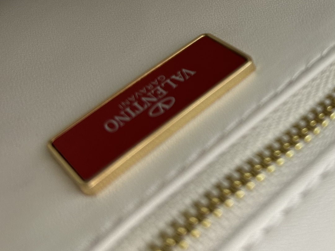 Val Garavani VSLING new arrival bag size: 25*12*18 cm