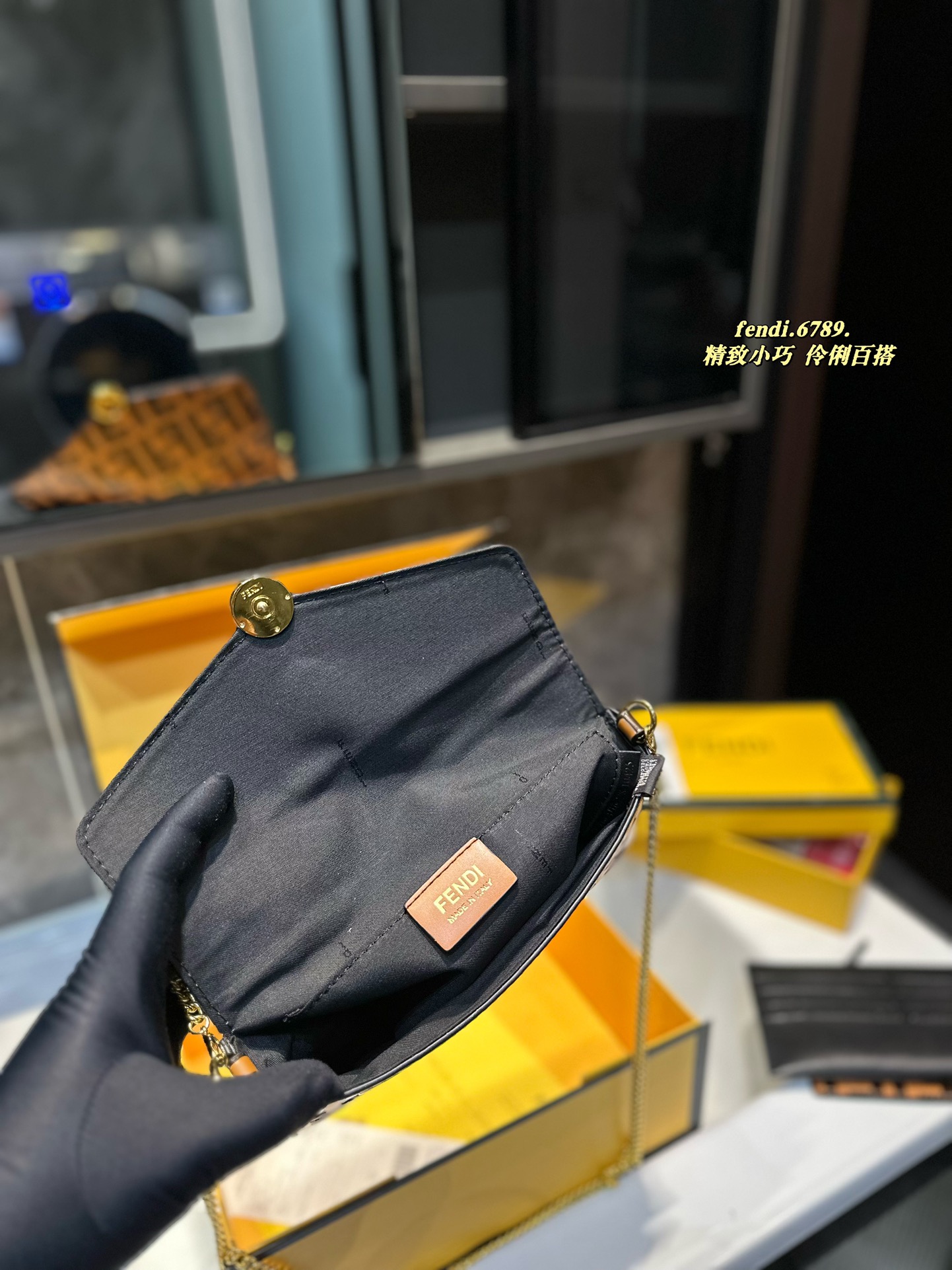 Fen Canvas  new arrival chain bag size; 21*3*12 cm