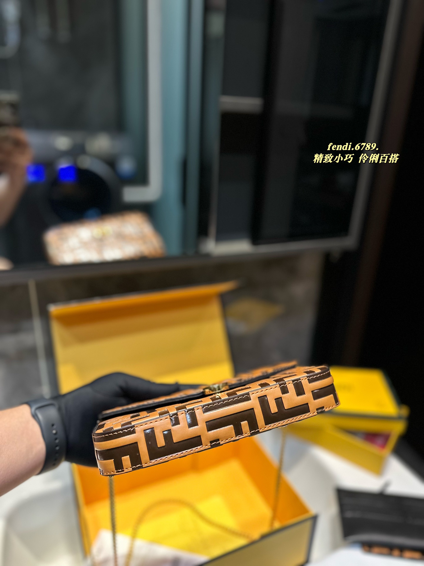 Fen Canvas  new arrival chain bag size; 21*3*12 cm