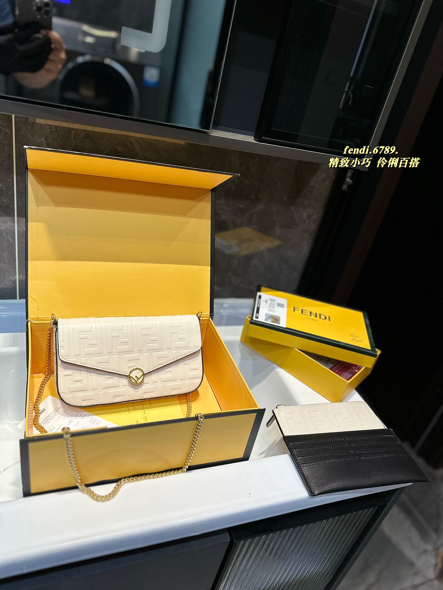 Fen Canvas  new arrival chain bag size; 21*3*12 cm