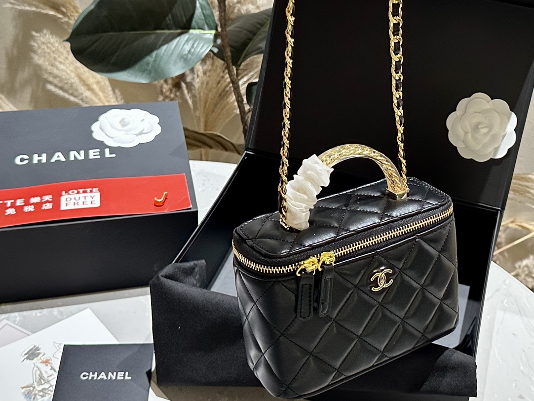 Chanel 24P new arrival bag size 18 * 12cm
